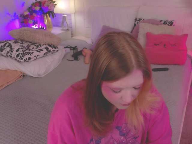 CrazyWine live cam on BongaCams