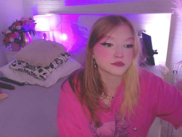 CrazyWine live cam