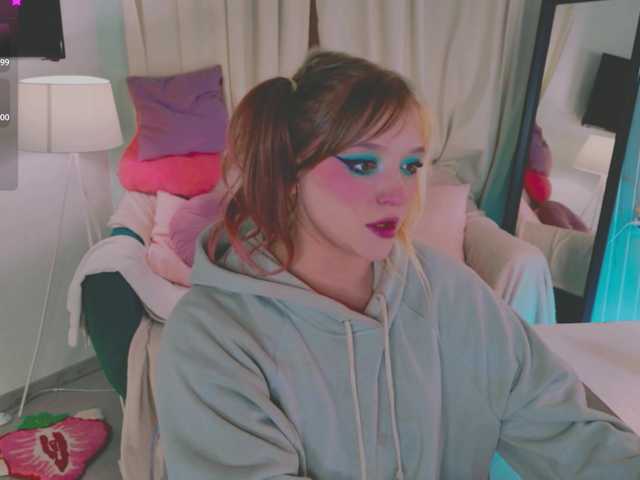 CrazyWine's BongaCams show and profile