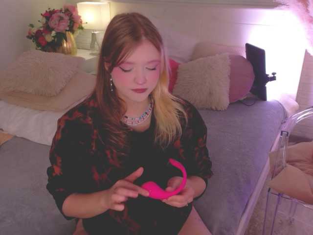 CrazyWine live cam on BongaCams