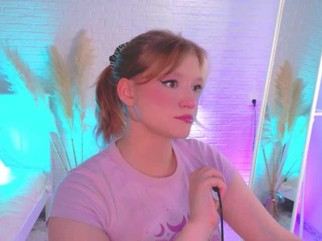 CrazyWine live cam on BongaCams