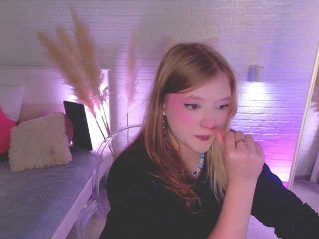 CrazyWine live cam on BongaCams