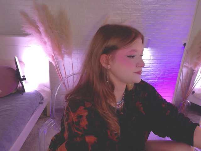 CrazyWine live cam on BongaCams