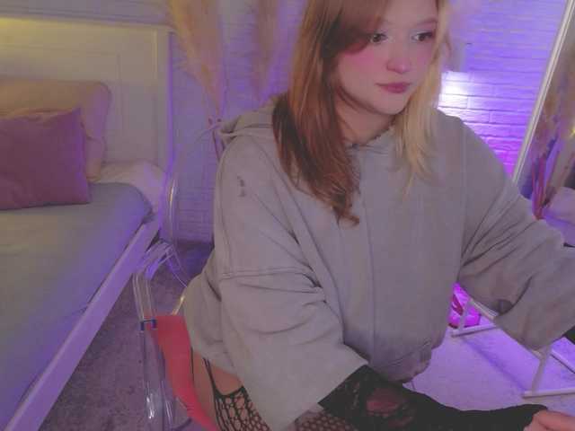 CrazyWine live cam on BongaCams