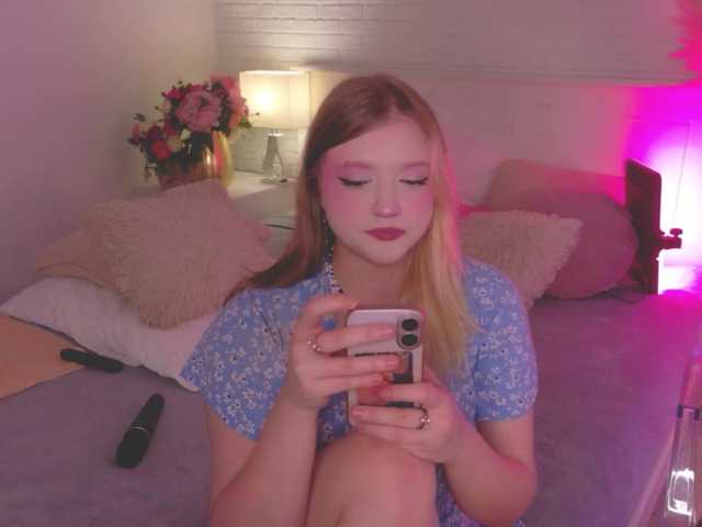 CrazyWine live cam preview