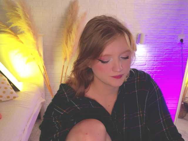 CrazyWine live cam on BongaCams