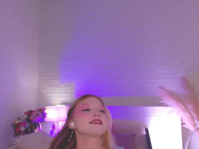 CrazyWine live cam on BongaCams