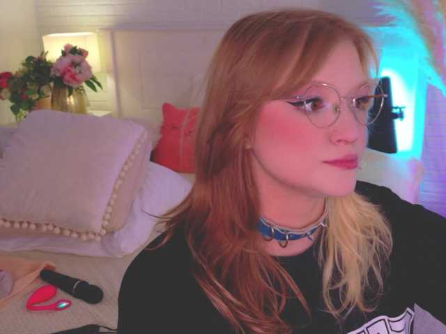 CrazyWine live cam on BongaCams