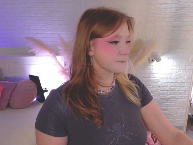 CrazyWine live cam on BongaCams