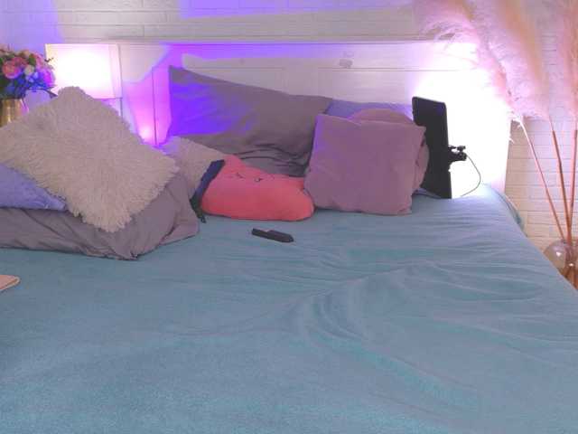 CrazyWine, live now on BongaCams