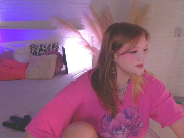 CrazyWine live cam on BongaCams
