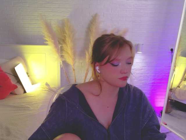 CrazyWine live cam on BongaCams