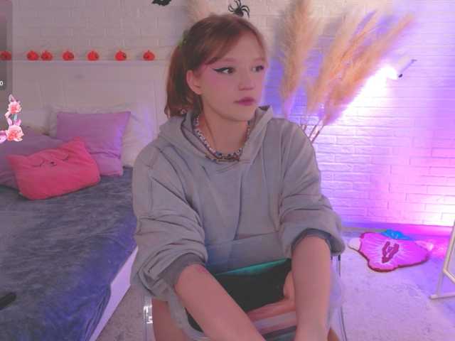CrazyWine live cam on BongaCams