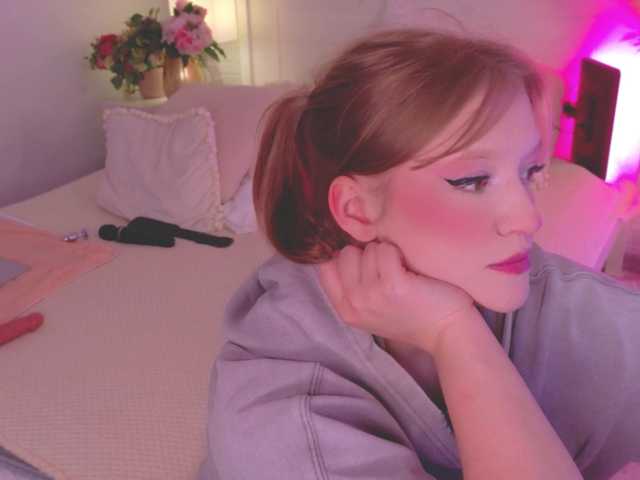 CrazyWine live cam on BongaCams