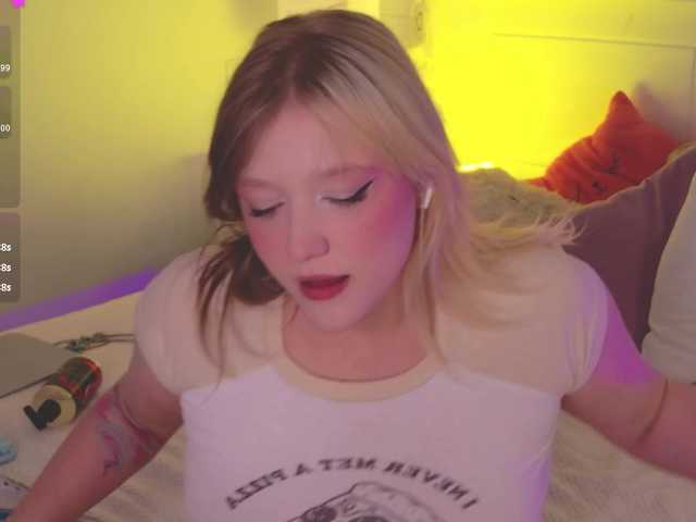 CrazyWine live cam on BongaCams