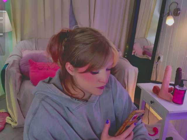 CrazyWine's BongaCams show and profile