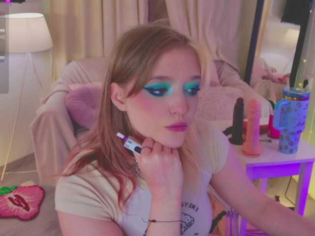 CrazyWine's BongaCams show and profile