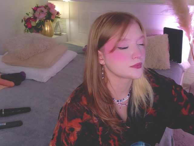 CrazyWine live cam on BongaCams