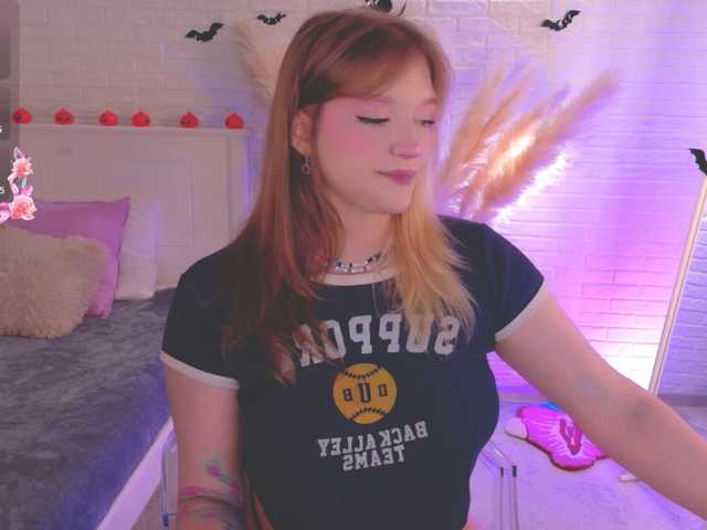 CrazyWine live cam on BongaCams