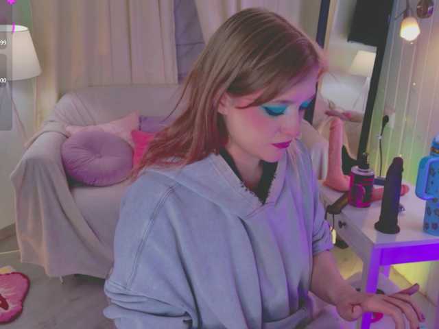 CrazyWine's BongaCams show and profile