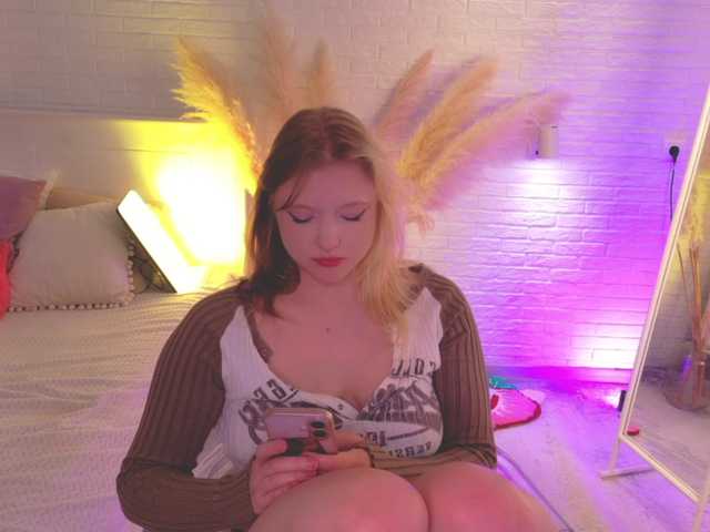 CrazyWine live webcam show