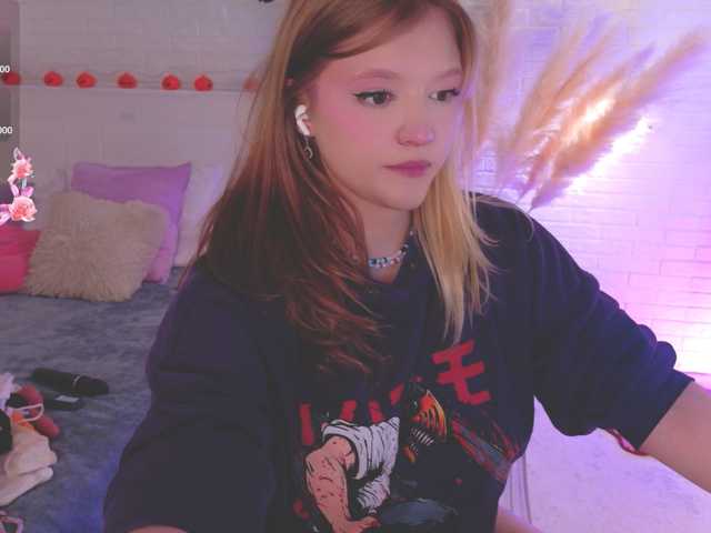 CrazyWine live cam on BongaCams