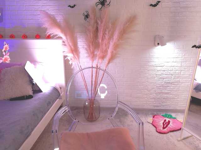 CrazyWine live cam on BongaCams