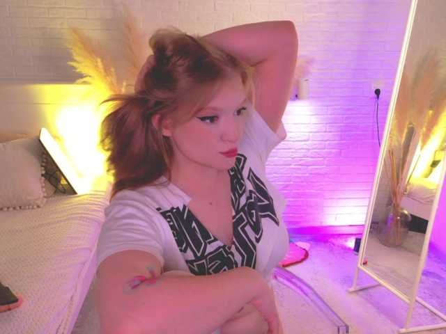 CrazyWine live webcam show