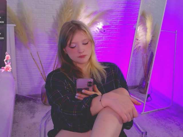 CrazyWine live cam on BongaCams