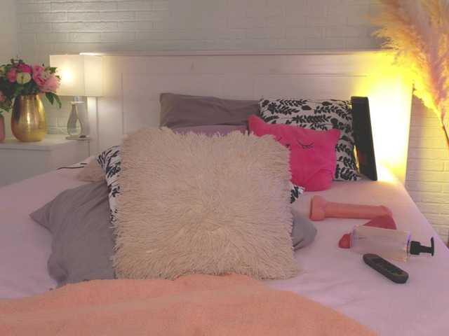 CrazyWine live cam on BongaCams