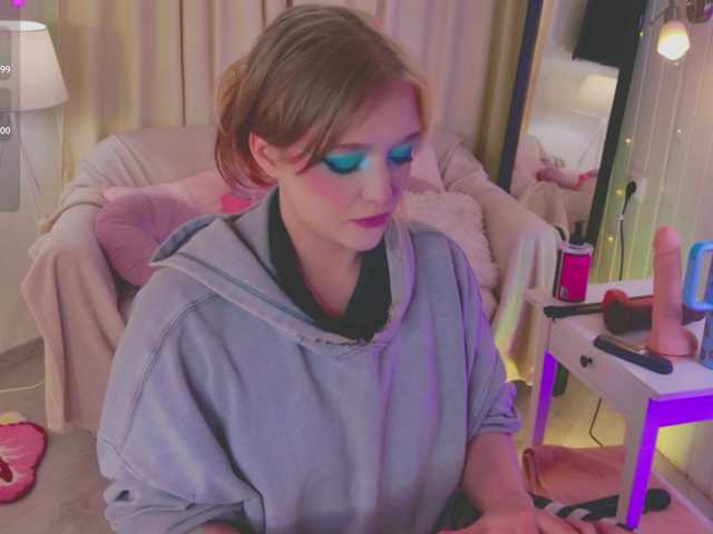 CrazyWine's BongaCams show and profile