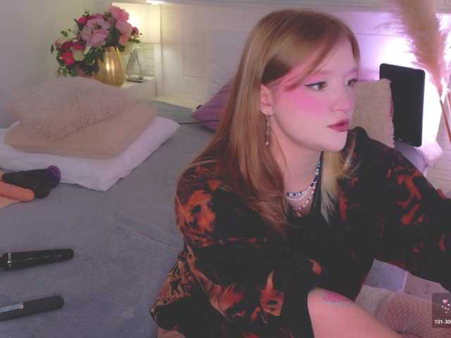 CrazyWine live cam on BongaCams