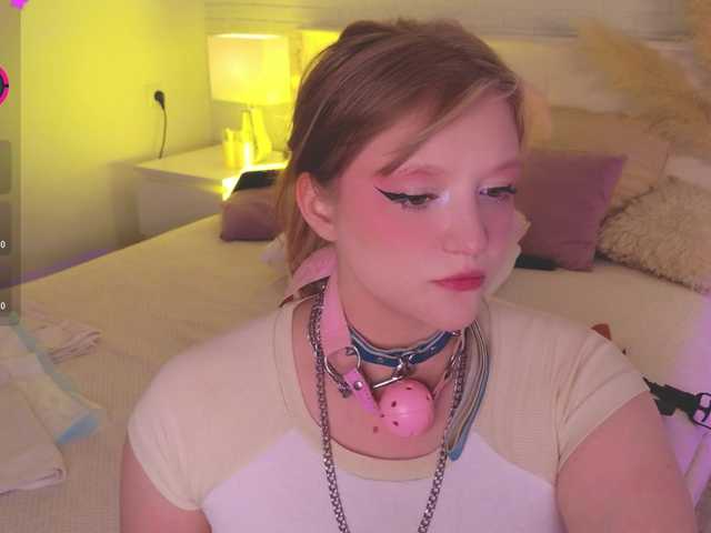 CrazyWine live cam on BongaCams