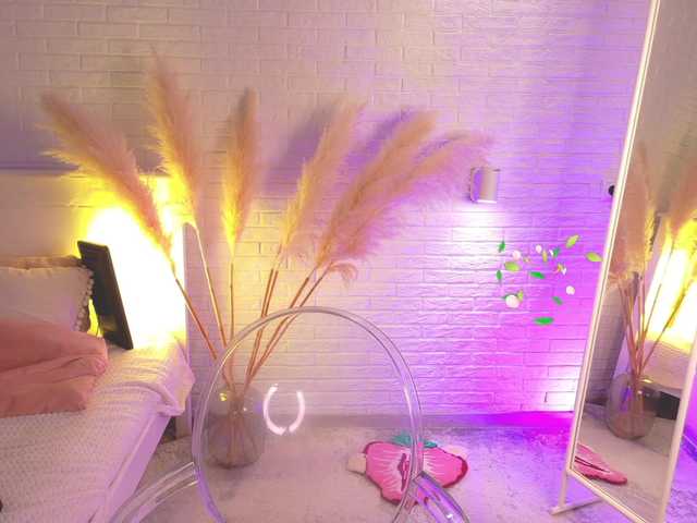 CrazyWine live webcam show