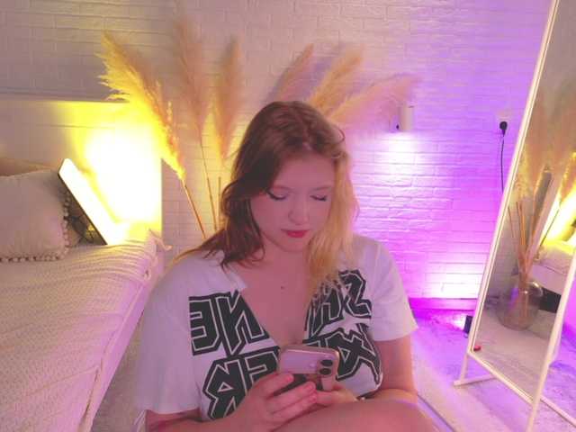 CrazyWine live cam on BongaCams