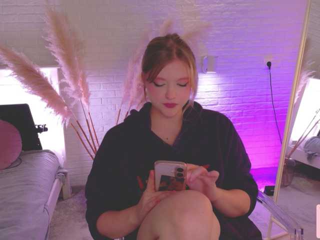 CrazyWine live cam on BongaCams
