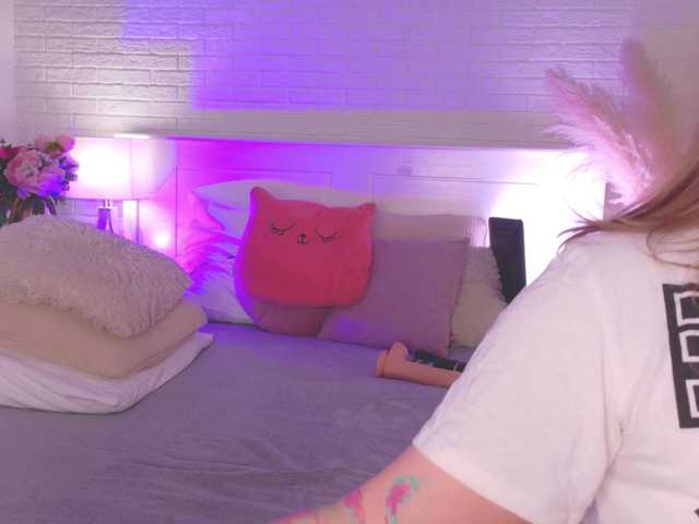 CrazyWine live cam on BongaCams