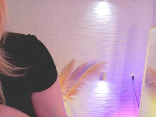CrazyWine live cam