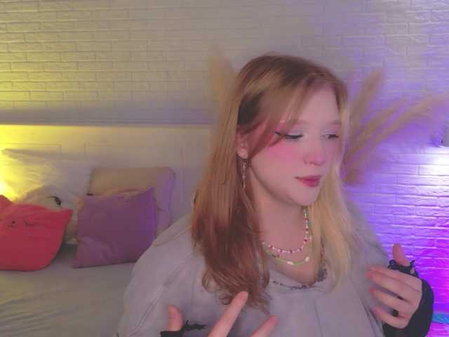 CrazyWine live cam on BongaCams