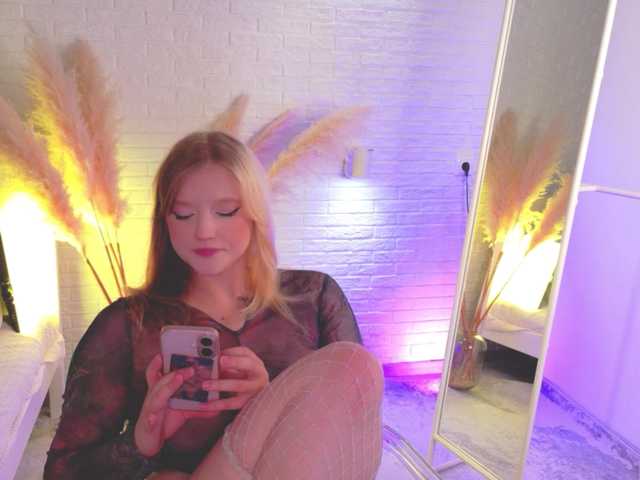 CrazyWine live webcam show