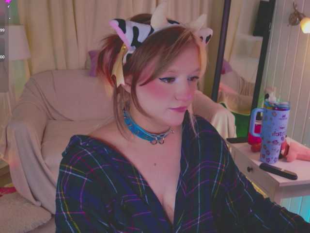 CrazyWine's BongaCams show and profile