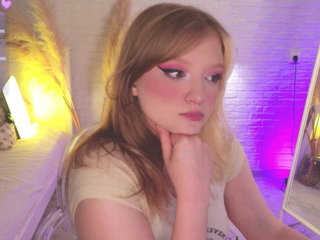 CrazyWine live cam on BongaCams