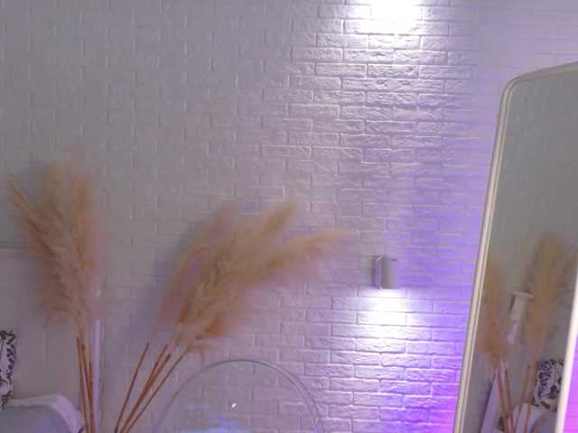 CrazyWine live cam on BongaCams