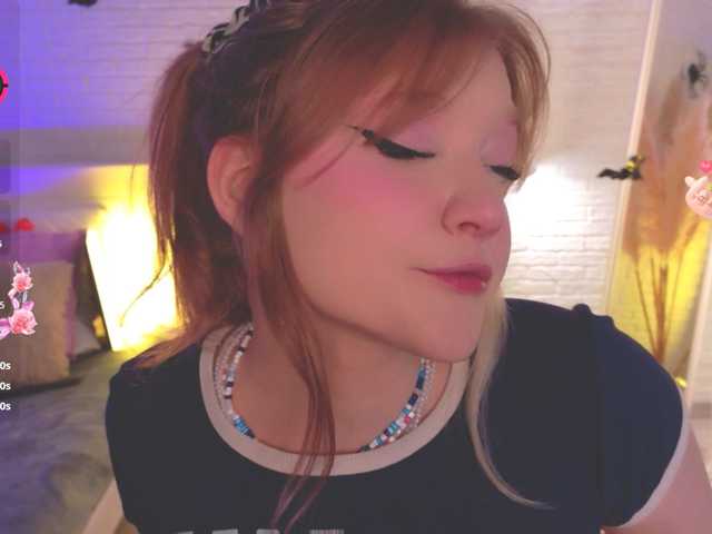 CrazyWine live cam on BongaCams