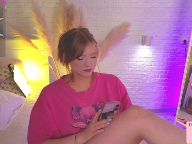 CrazyWine live cam on BongaCams