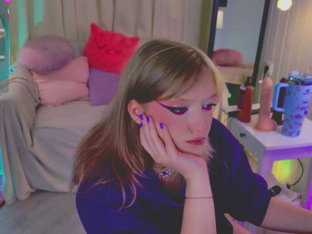 CrazyWine's BongaCams show and profile