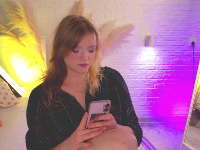 CrazyWine live cam on BongaCams