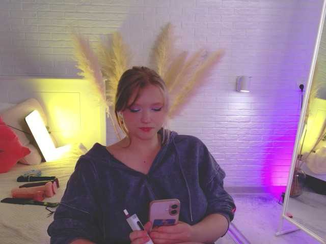 CrazyWine live cam on BongaCams