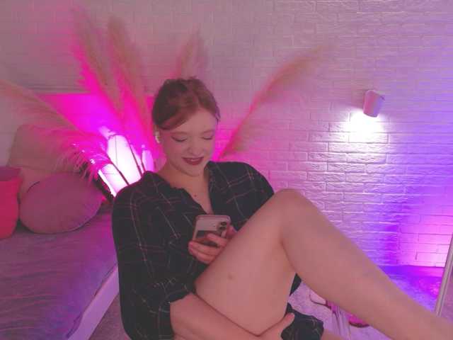 CrazyWine live cam on BongaCams