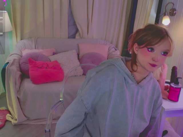 CrazyWine's BongaCams show and profile